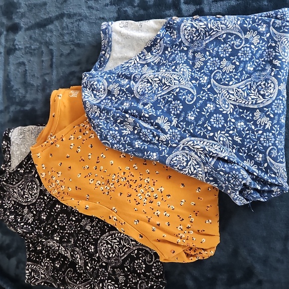 Croft & Barrow Women's Paisley and Floral Tops - Blue, Orange, Black Set Of 3 - Picture 9 of 9
